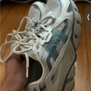 Karhu Women’s Fusion 2.0 Mesh Sneakers - Cream with Sage Accent